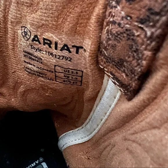 Ariat Kids Boots in Brown and Tan - Picture 10 of 13